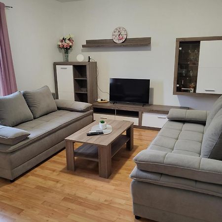 Apartmani Goga Starigrad Paklenica Zewnętrze zdjęcie