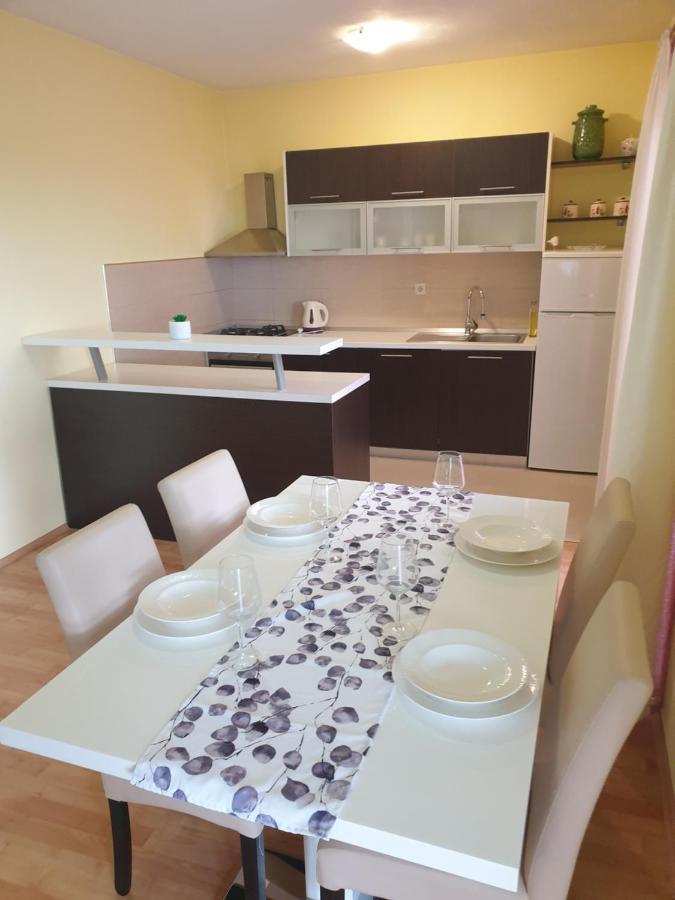 Apartmani Goga Starigrad Paklenica Zewnętrze zdjęcie