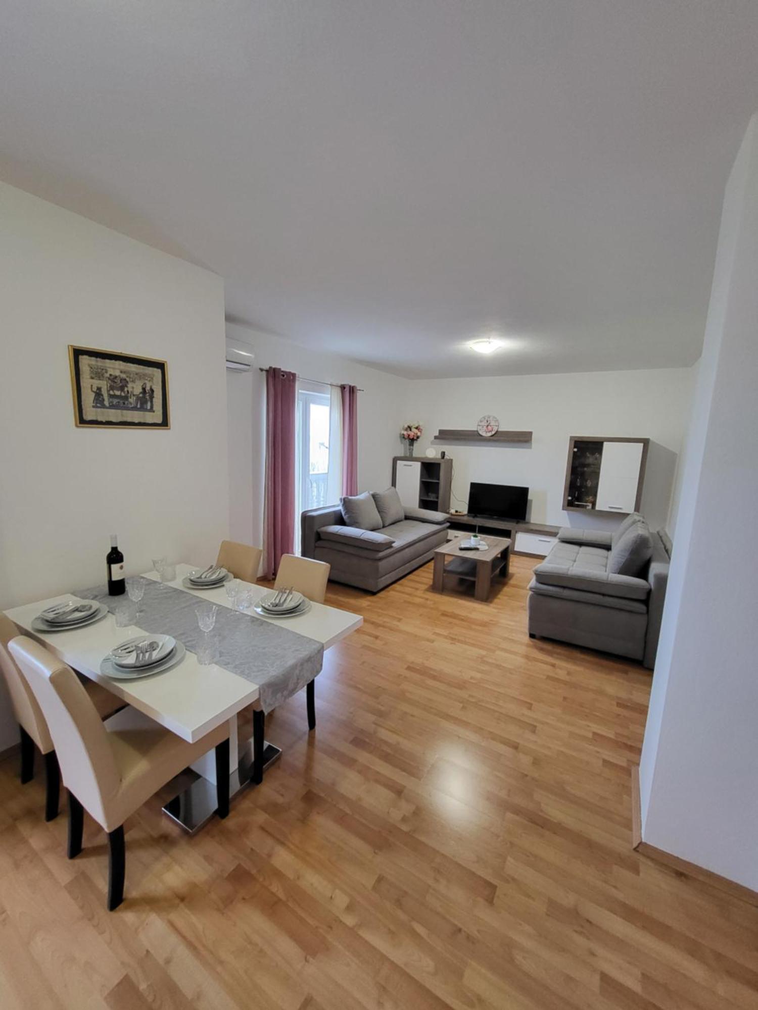 Apartmani Goga Starigrad Paklenica Zewnętrze zdjęcie
