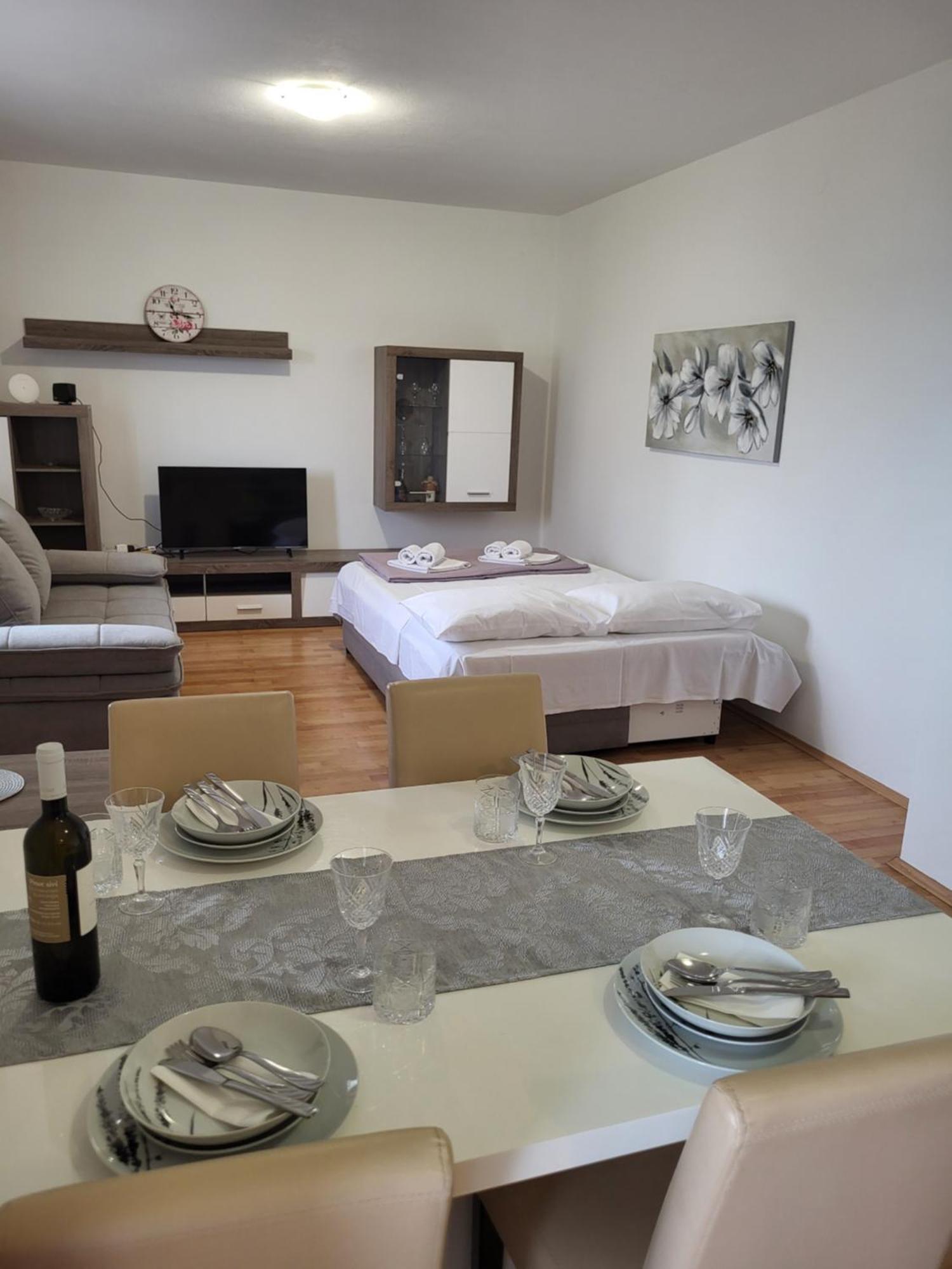Apartmani Goga Starigrad Paklenica Zewnętrze zdjęcie