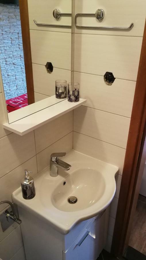Apartmani Goga Starigrad Paklenica Zewnętrze zdjęcie